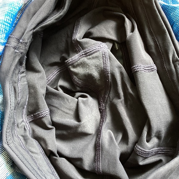 Lululemon running skirt size 2 - Picture 6 of 8